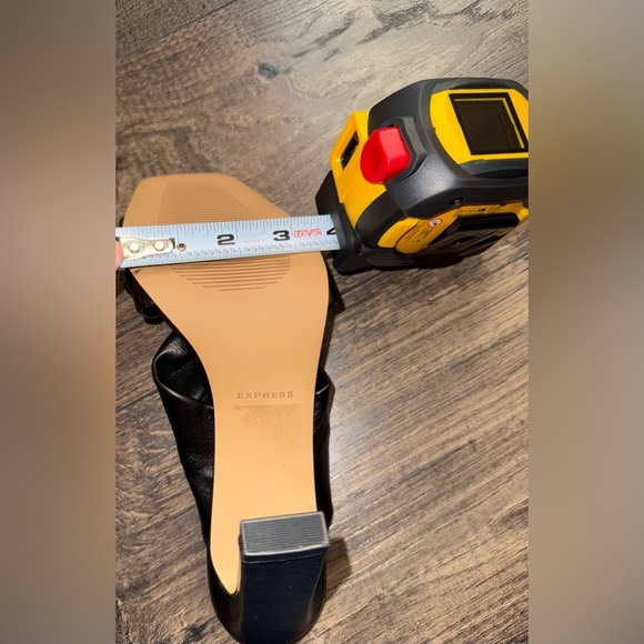 Express Women's Twisted Strap Black Slip On Open Toe Heels,Size 5? - Picture 5 of 6